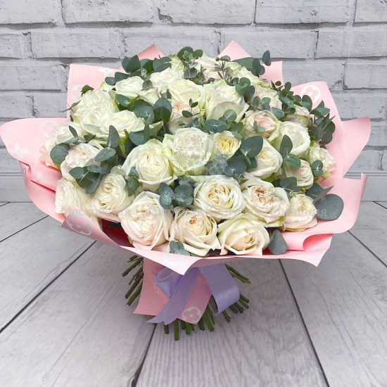 Букет с ароматными розами Вайт О’Хара "При свете дня"