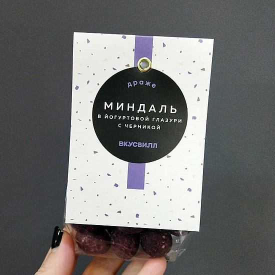 Миндаль в йогуртовой глазури с черникой, Вкусвилл