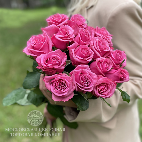 Букет из 15 розовых роз, Россия