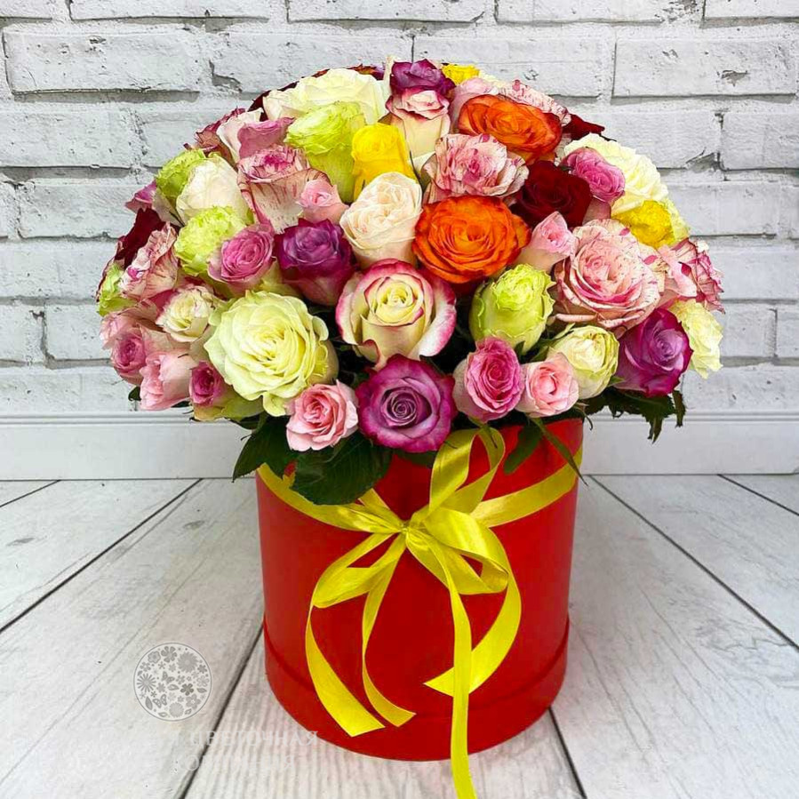 Букет Фламандская легенда (101 роза) в шляпной коробке купить за 38 950 ...