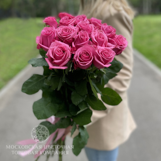 Букет из 15 розовых роз, Россия