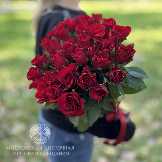 Букет из 33 роз Родос, Кения, 40 см