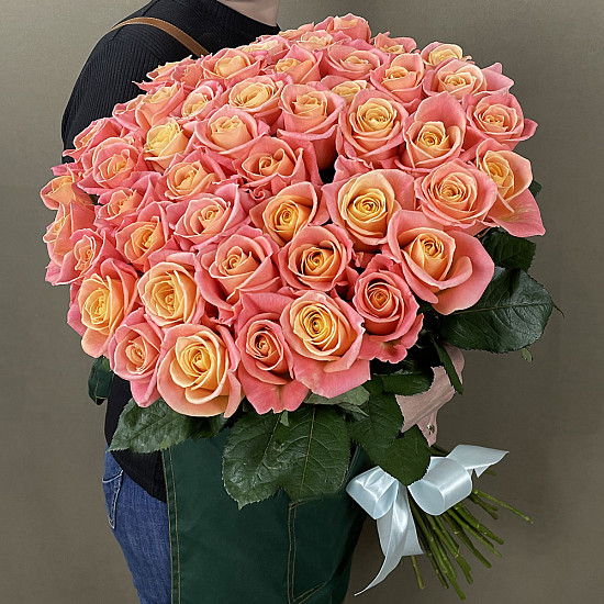Букет 51 персиково-розовая роза