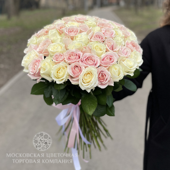 Букет 75 роз нежный микс, Россия