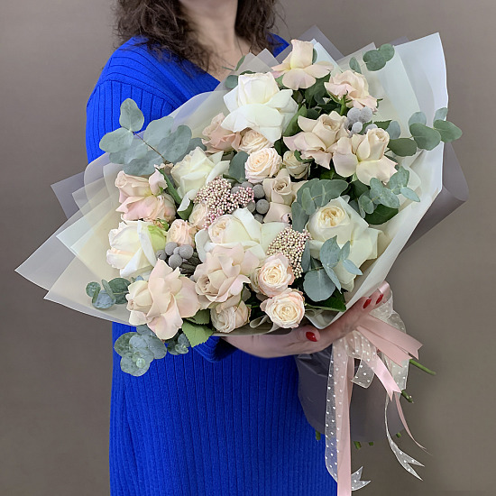 Букеты на свадьбу молодоженам 🌹 - купить цветы на свадьбу в подарок с  доставкой по Москве | Мосцветторг