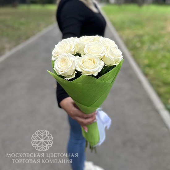 Букет 9 белых роз "Белое Сияние"