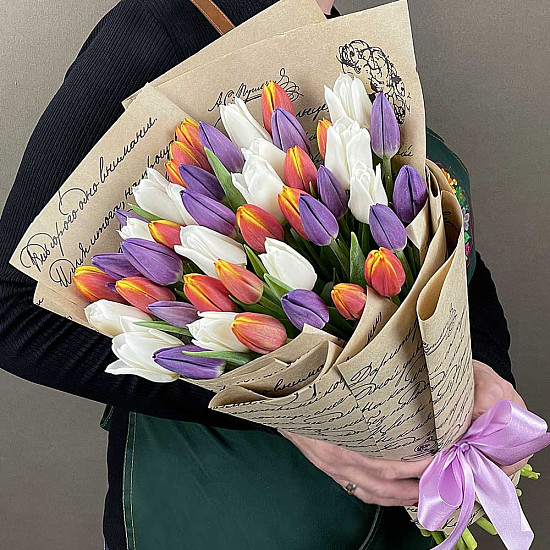 Букет 45 тюльпанов микс "Поэзия Весны" 