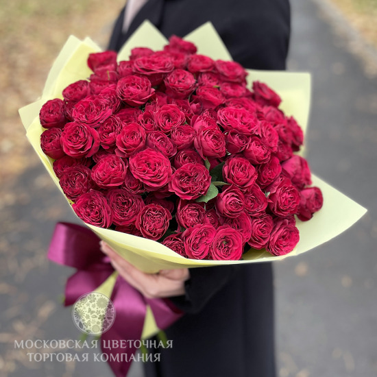 Букет 29 кустовой розы Мирабель