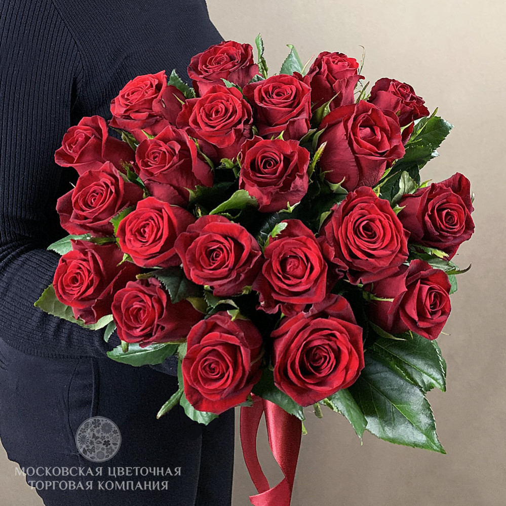 Букет 20 красных роз купить за 4 400 руб. с круглосуточной доставкой поМоскве