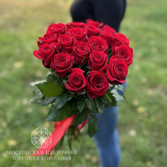 Букет из 19 красных роз