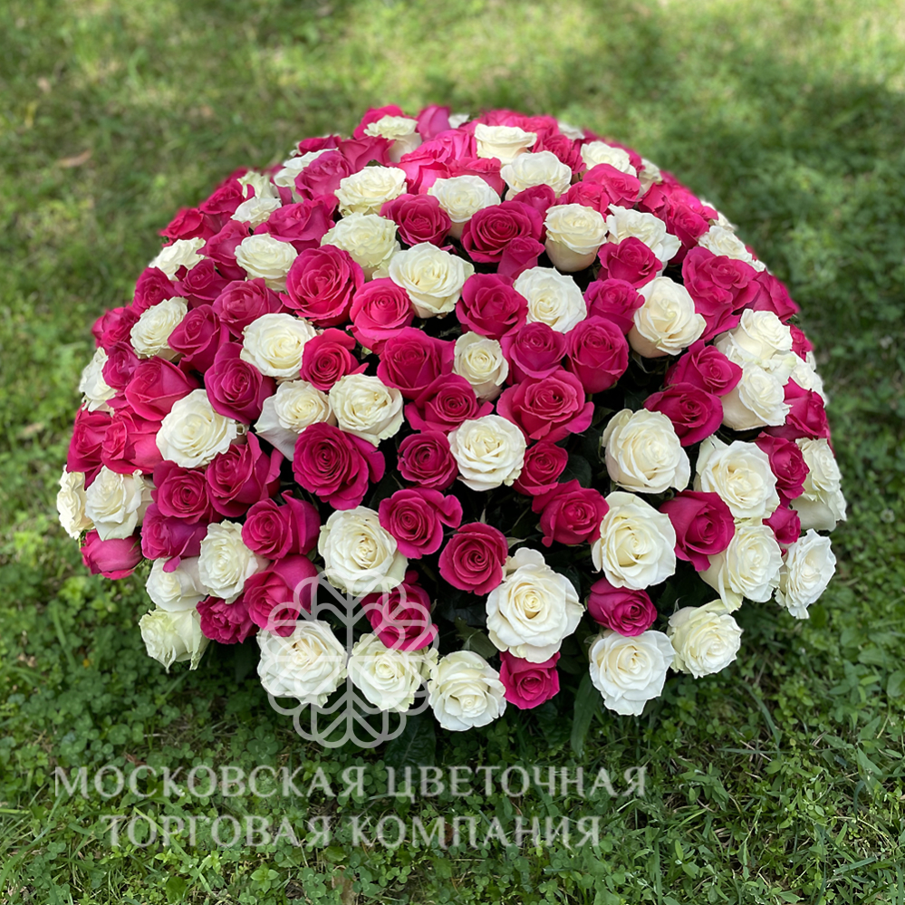 201 роза микс в корзине, Эквадор купить с доставкой круглосуточно