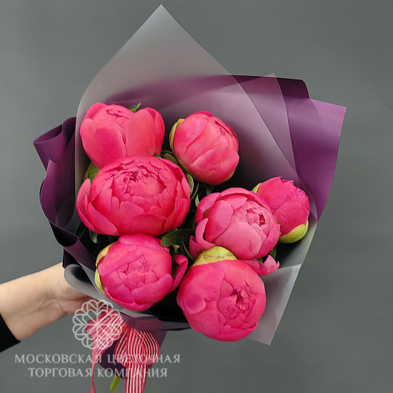 Букет из 7 пионов, коралловые